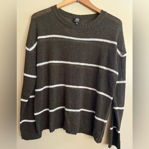Bobeau Green and White Striped Crew Neck Sweater